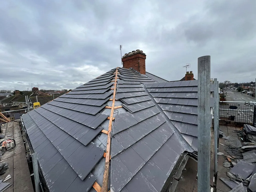 Tiles going on up to the hip